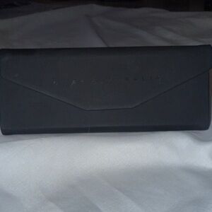 Quay Australia Black Hard Sunglasses Case with Subtle Logo